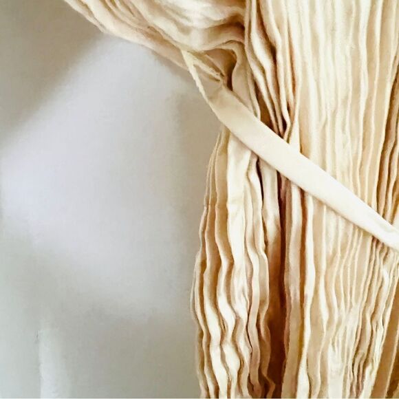 Theory Satin Long Slim Crinkle Cardigan Cream Small Never Worn Lightweight - Picture 11 of 15